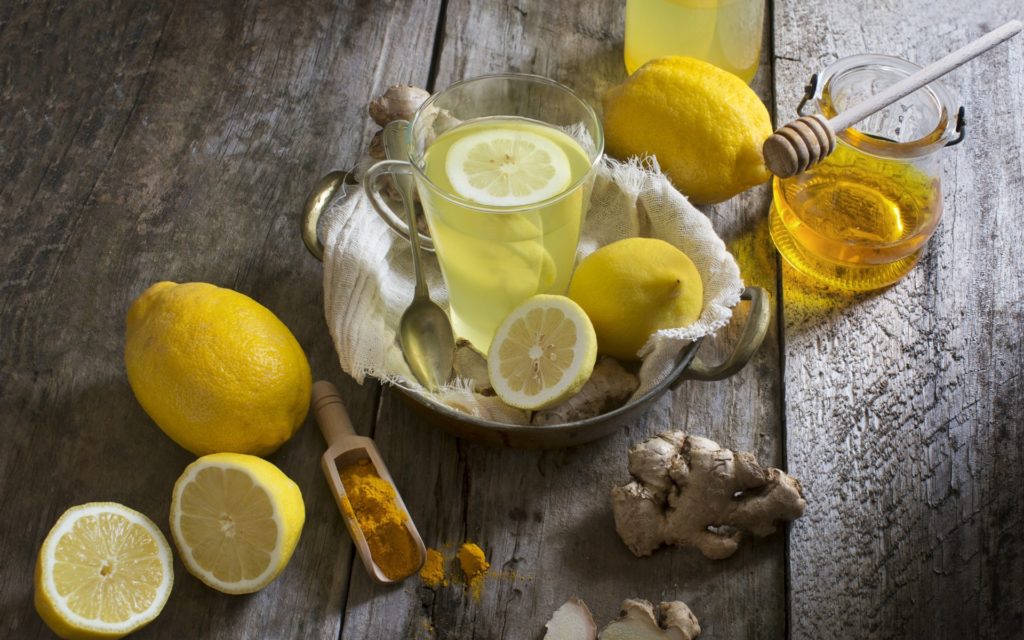 Чай с лимоном, медом, имбирем