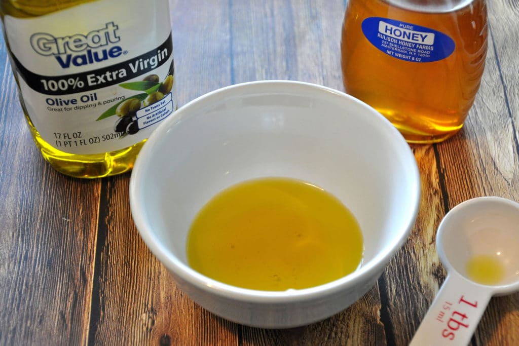 Оливковое масло и мед от кашля