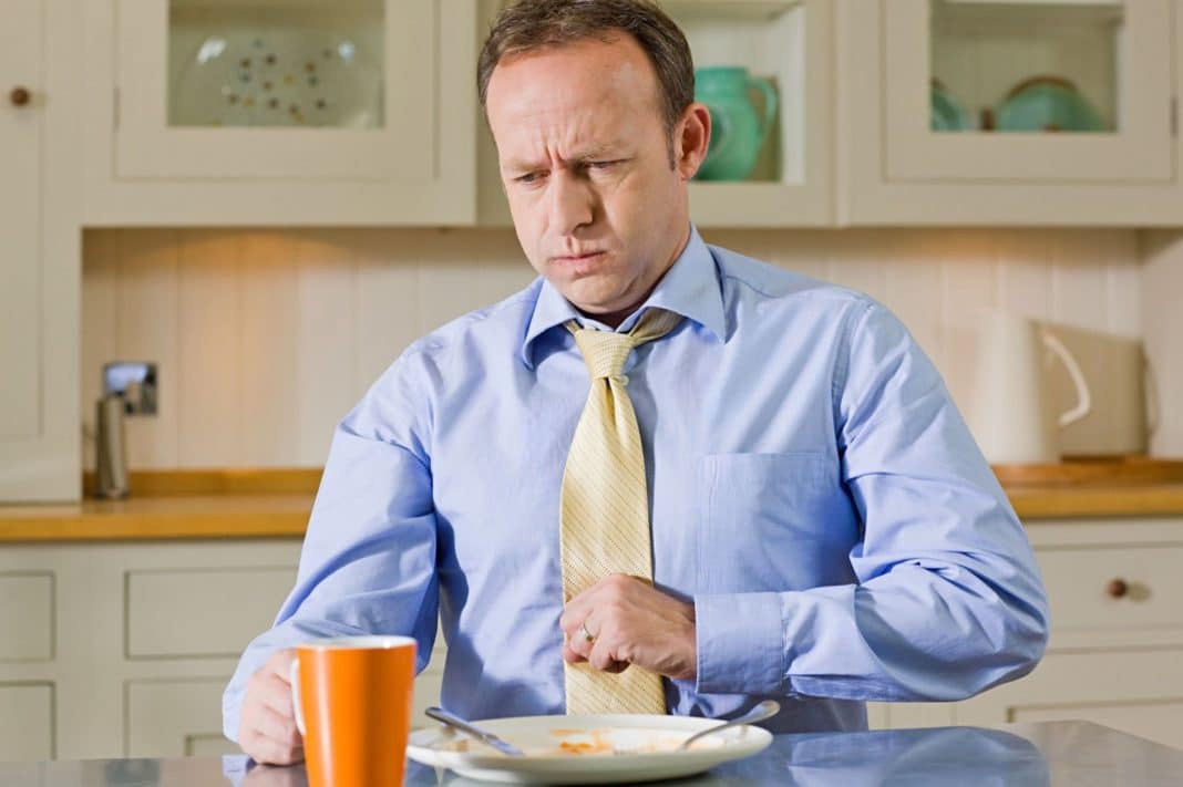 Какие заболевания могут стать причиной кашля после еды?