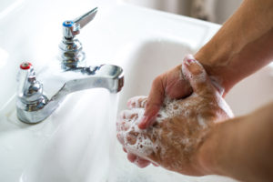 В целях профилактики гепатита A необходимо регулярно мыть руки