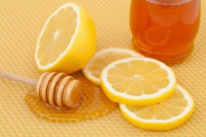 хорошо помогает при гепатомегалии средство из меда и лимона 