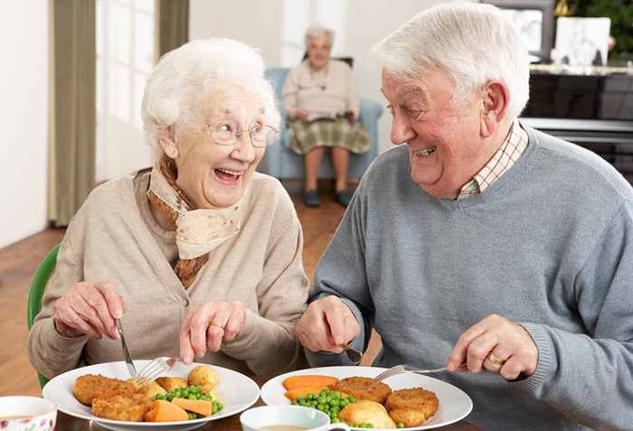 Кальциевая диета особенно важна для пожилых людей с остеопорозом